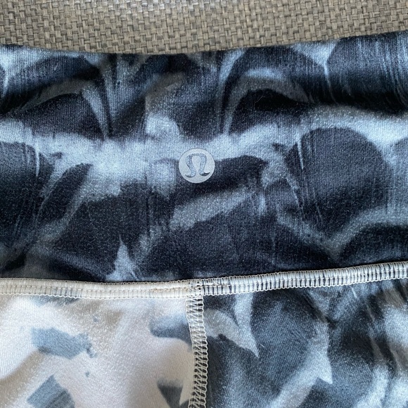 Lululemon wonder under leggings - Picture 5 of 6